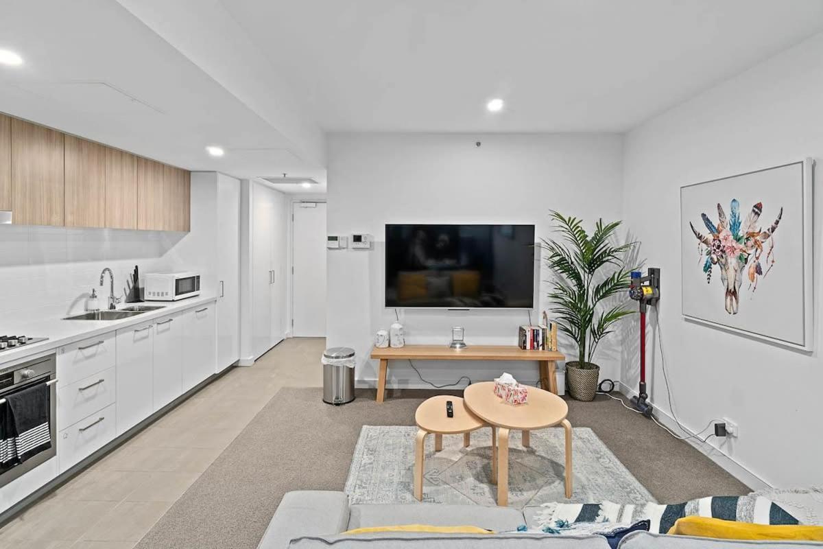 Pearl On Grote Pool&gym Mkt Parking Apartment Adelaide