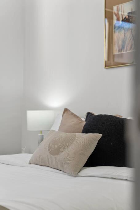 Apartment River Torrens Retreat - 2br, Parking, Wi-fi *