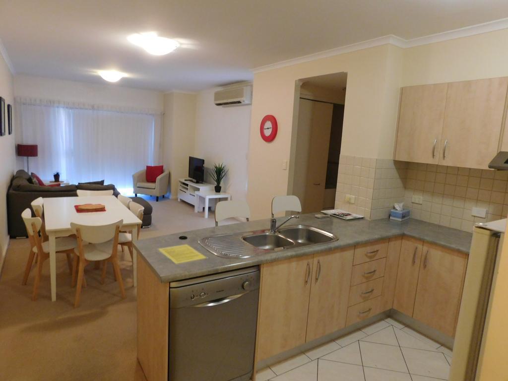 Glenelg Beachside 4* Adelaide