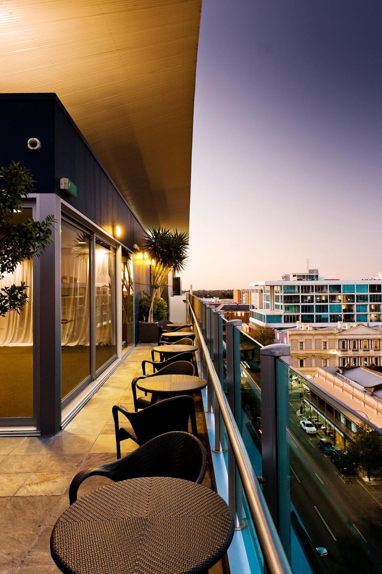 Majestic Roof Garden 4* Adelaide