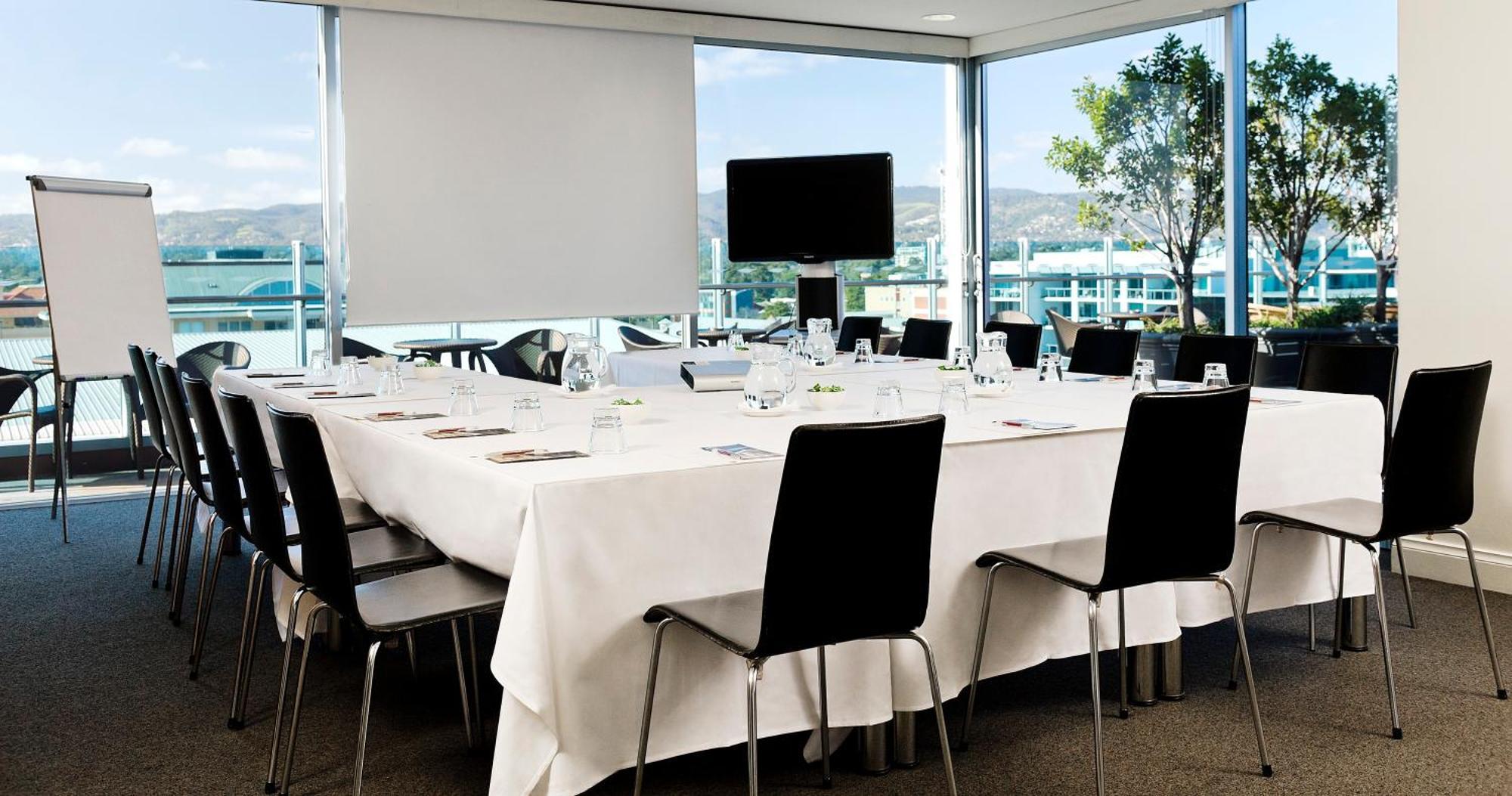Majestic Roof Garden Hotel Adelaide