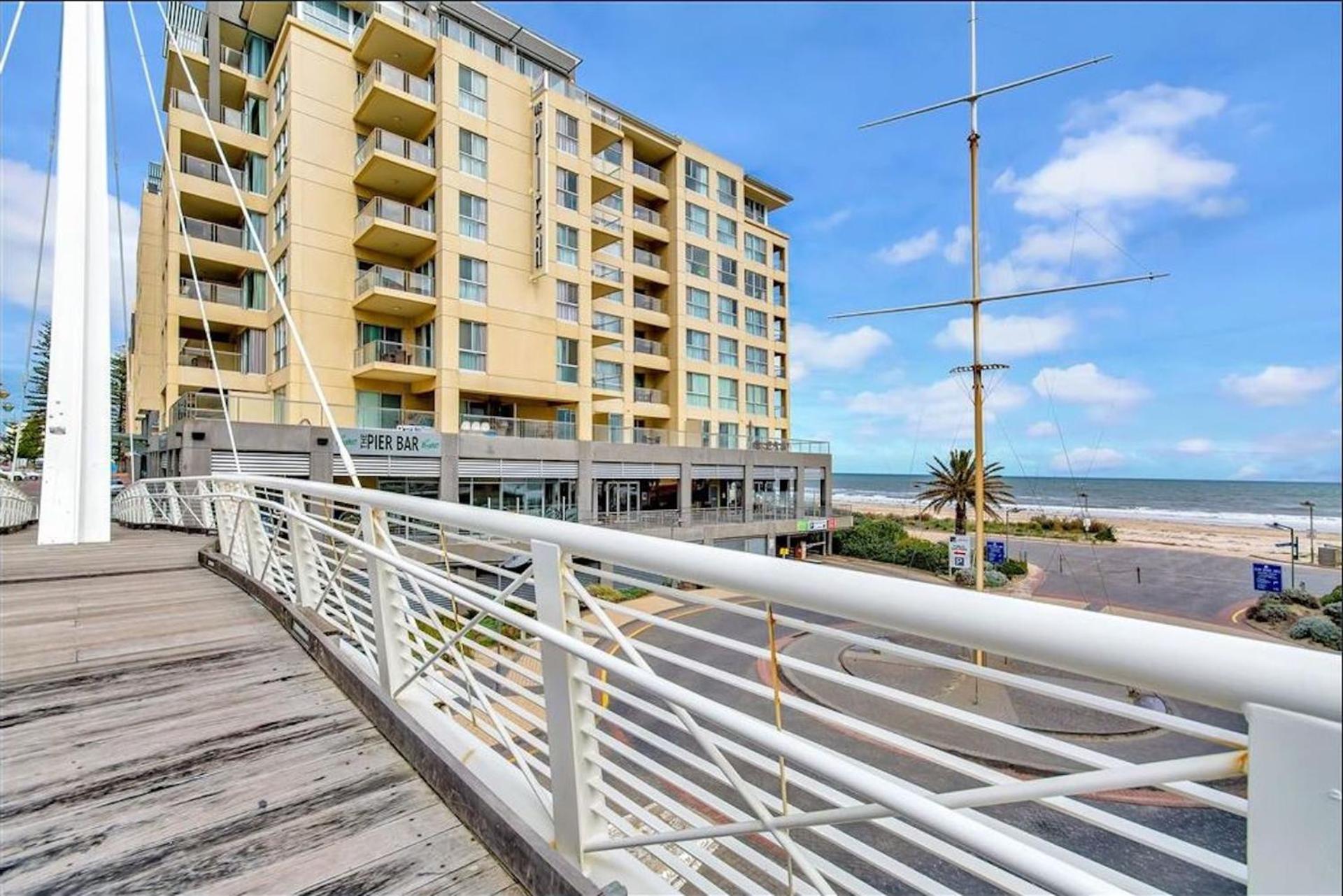 Pier - Glenelg Views - No 506 Apartment