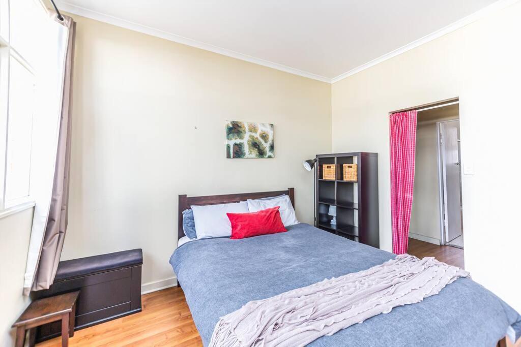 Apartment Hutt Street's Secret Corner *