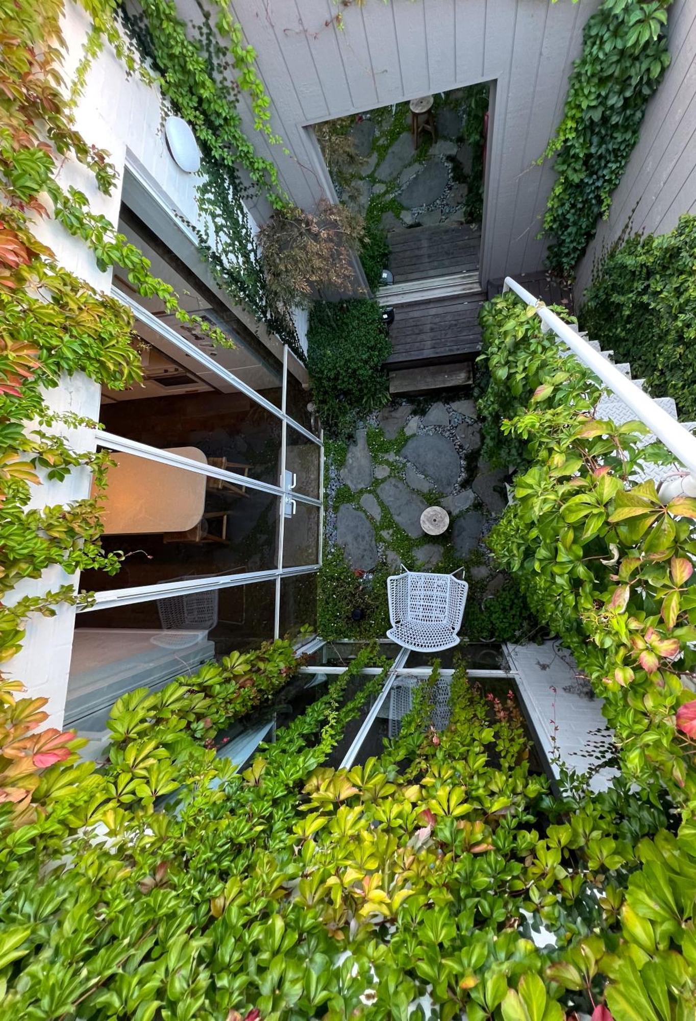 George - Luxe With Private Rooftop