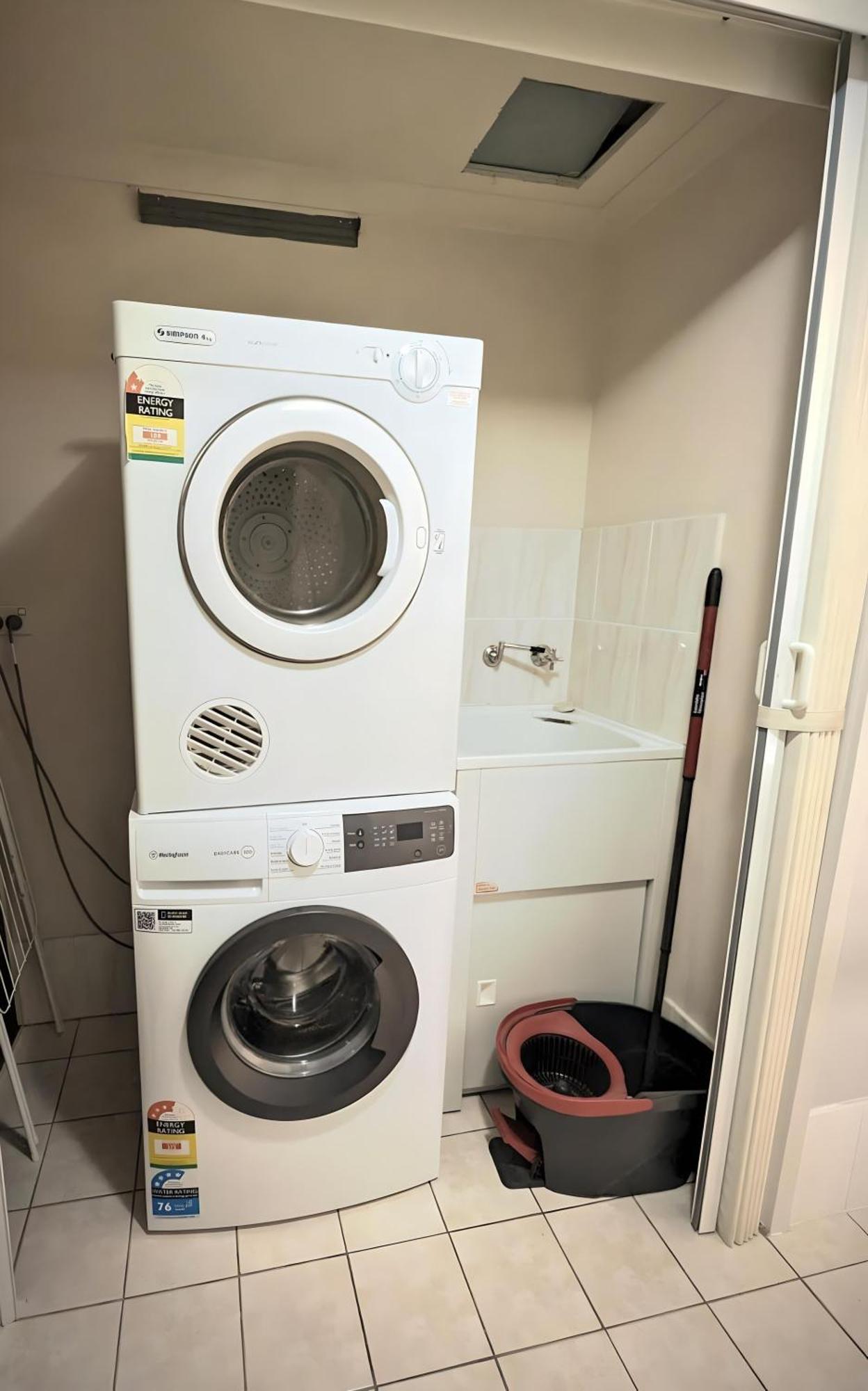 2br On Carrington With Car Parking *