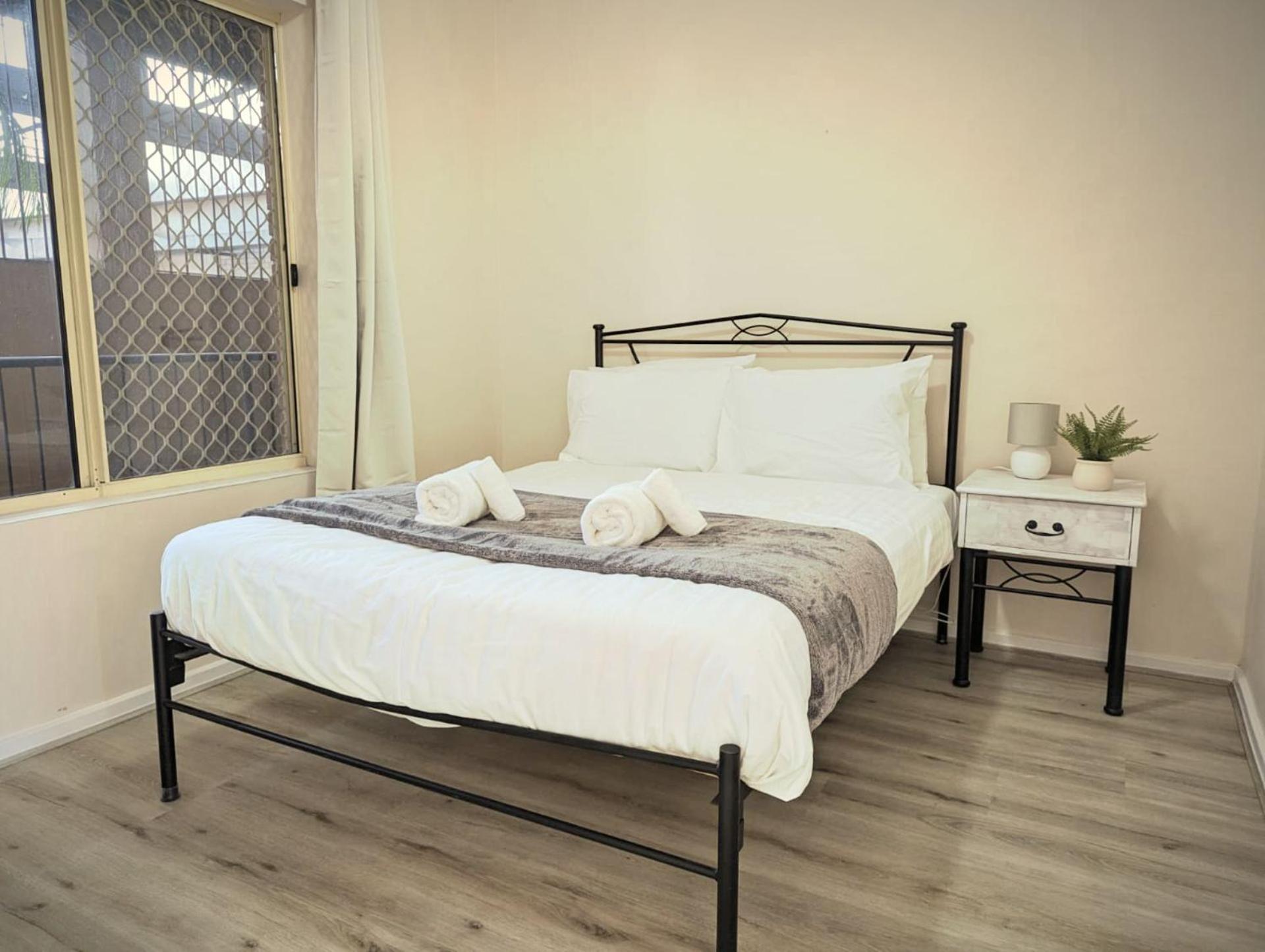 2br On Carrington With Car Parking * Adelaide