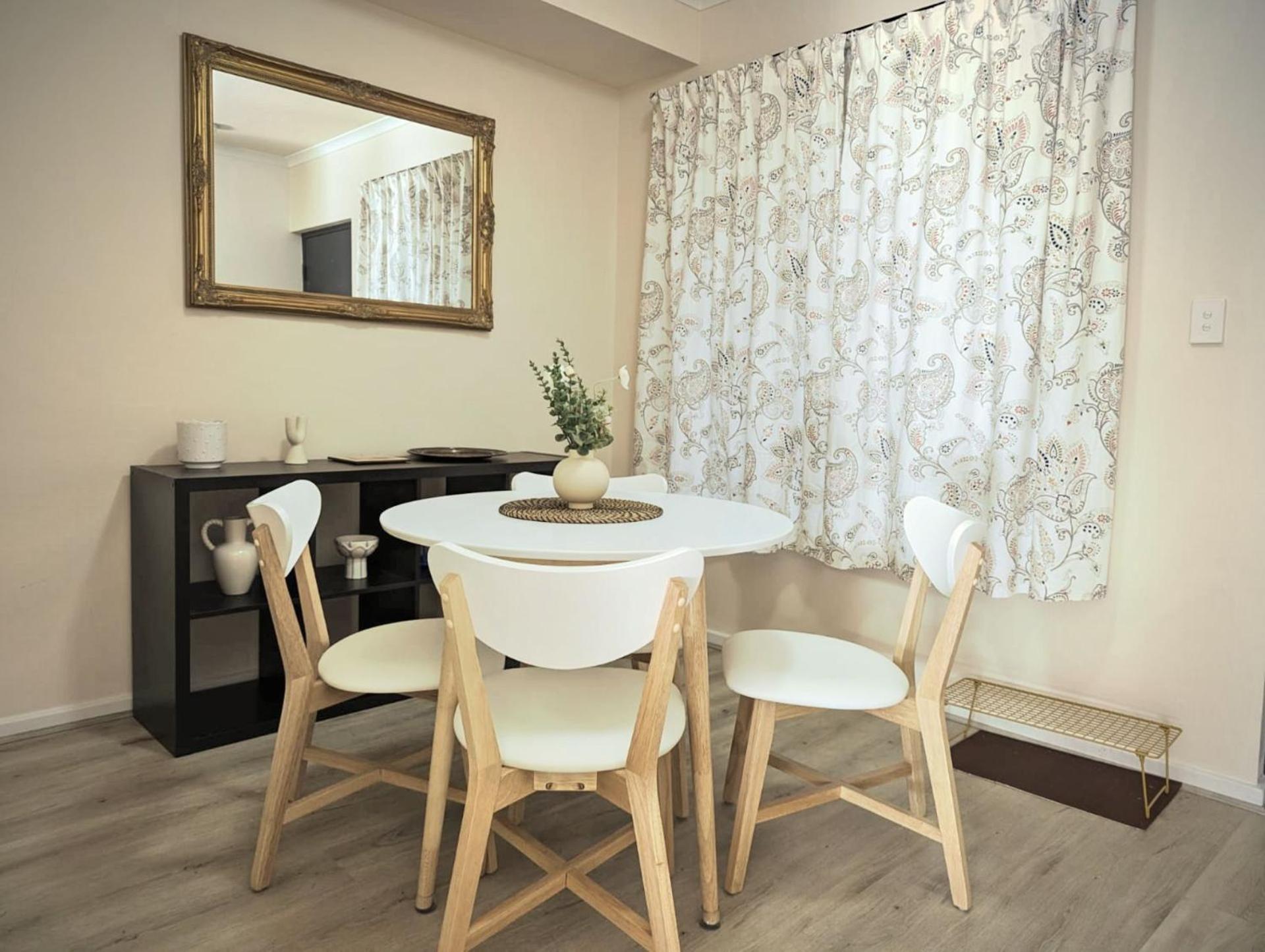 2br On Carrington With Car Parking * Adelaide