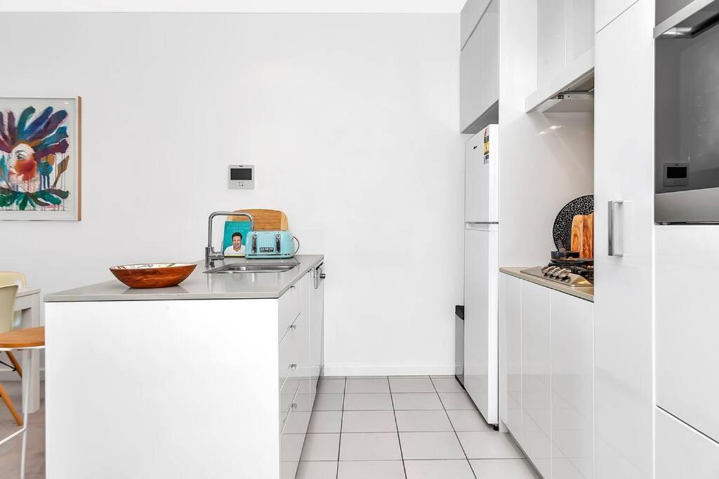 Apartment 'the Hindmarsh' Hotel-style Pad With Hills Panorama