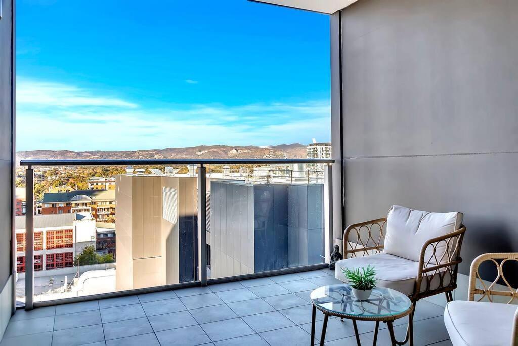 'the Hindmarsh' Hotel-style Pad With Hills Panorama Apartment