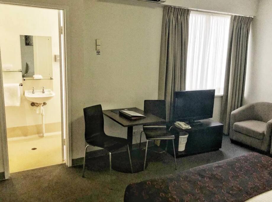 259 Gouger Apartment