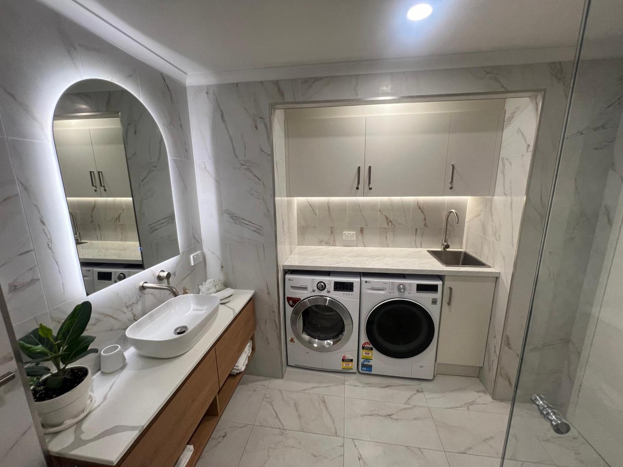 Apartment Cbd - 3br, 2bath & Carpark *