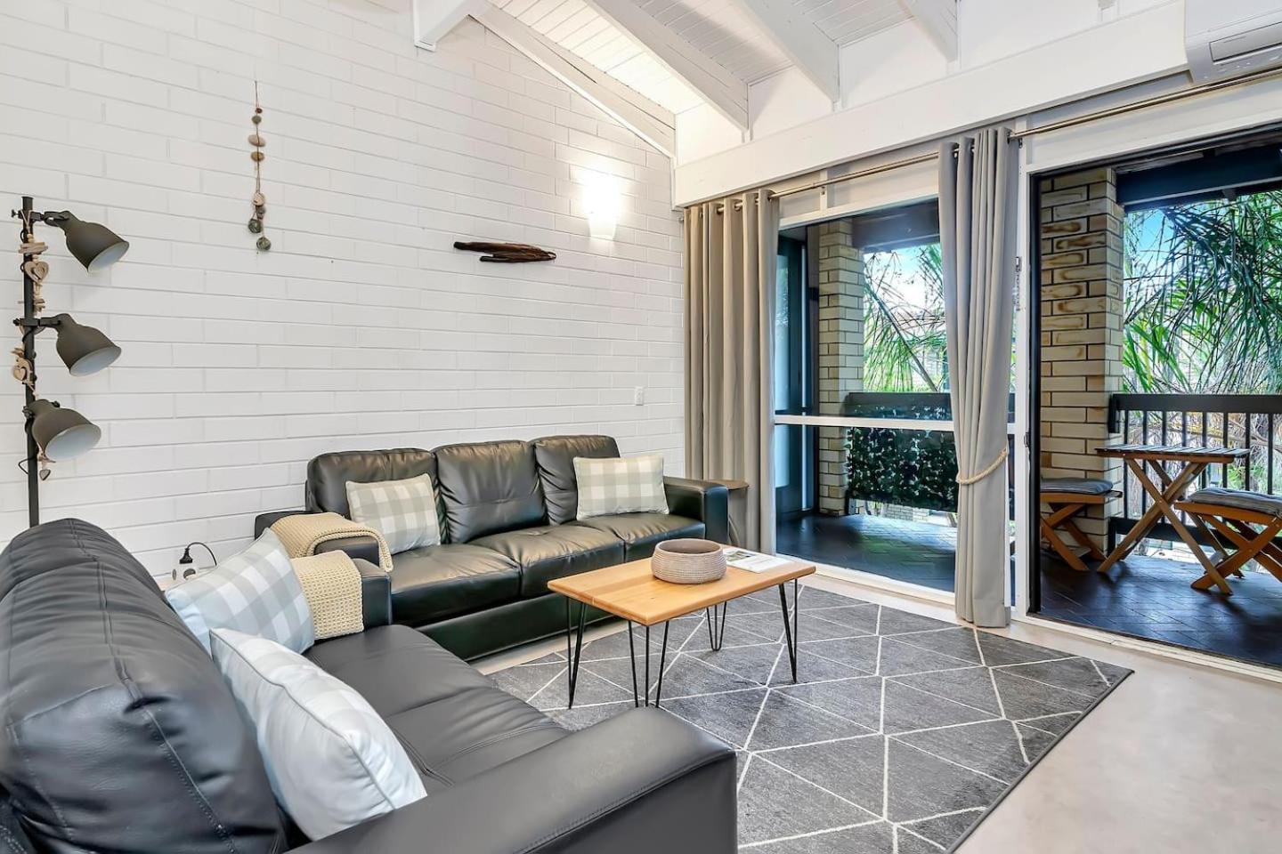 'treetops At Glenelg' Coastal With Leafy Patio Apartment