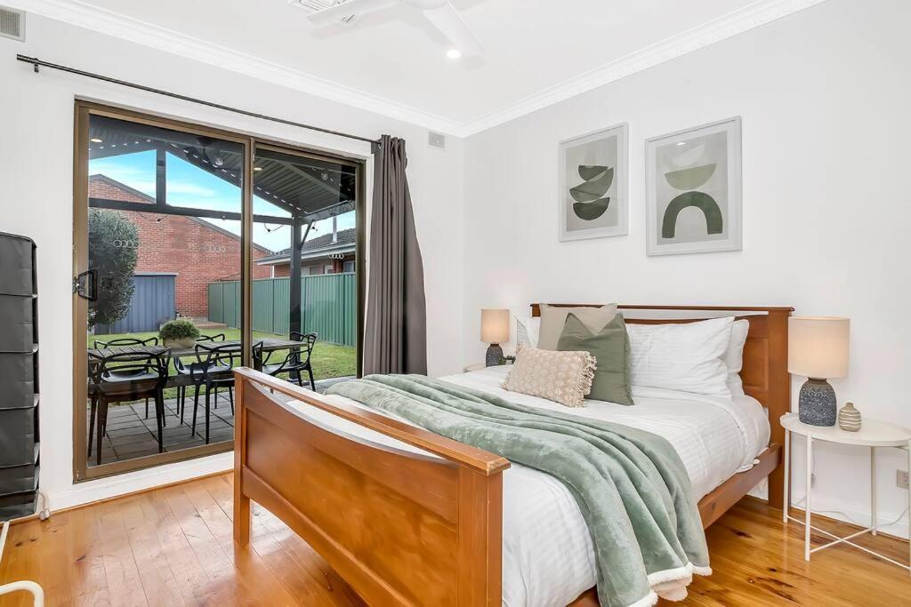 West Hideaway - A Relaxed Coastal Locale Holiday home *