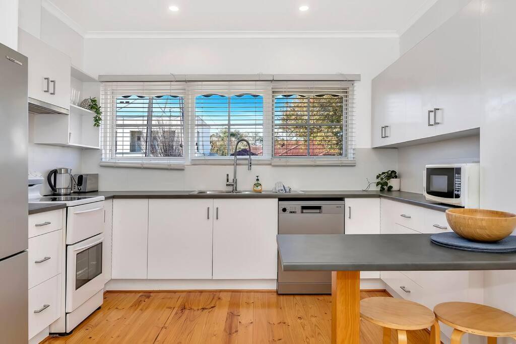 West Hideaway - A Relaxed Coastal Locale Holiday home Adelaide
