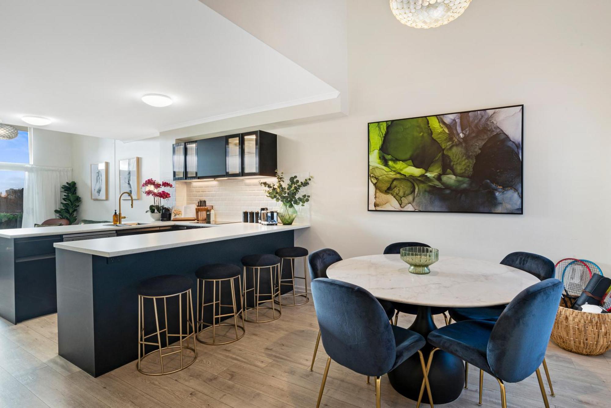 Stylish Urban Retreat On Eden * Adelaide