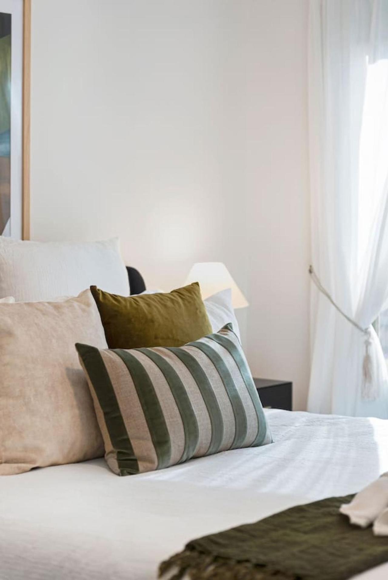 Stylish Urban Retreat On Eden * Adelaide