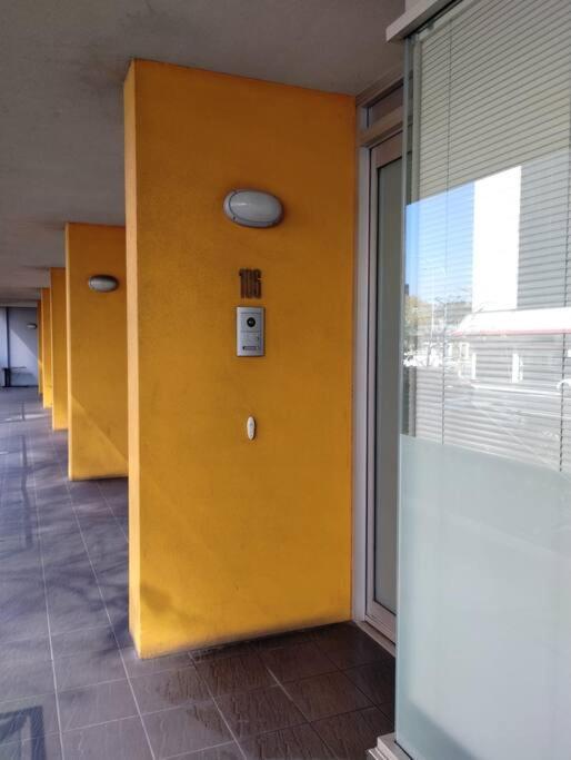 Unique Lvl 1 Morphett Apartment