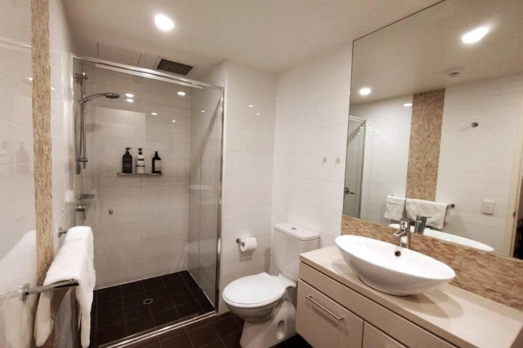 Unique Lvl 1 Morphett Apartment