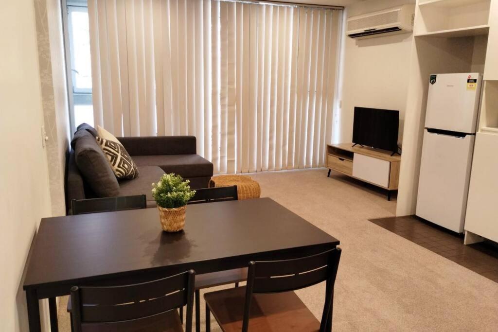 Unique Lvl 1 Morphett * Adelaide