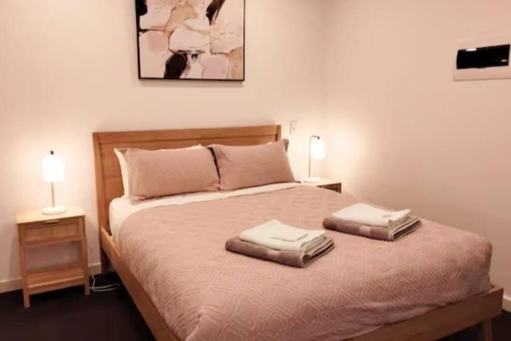 Apartamento Lovely 1br On Morphett With Pool & Wi-fi