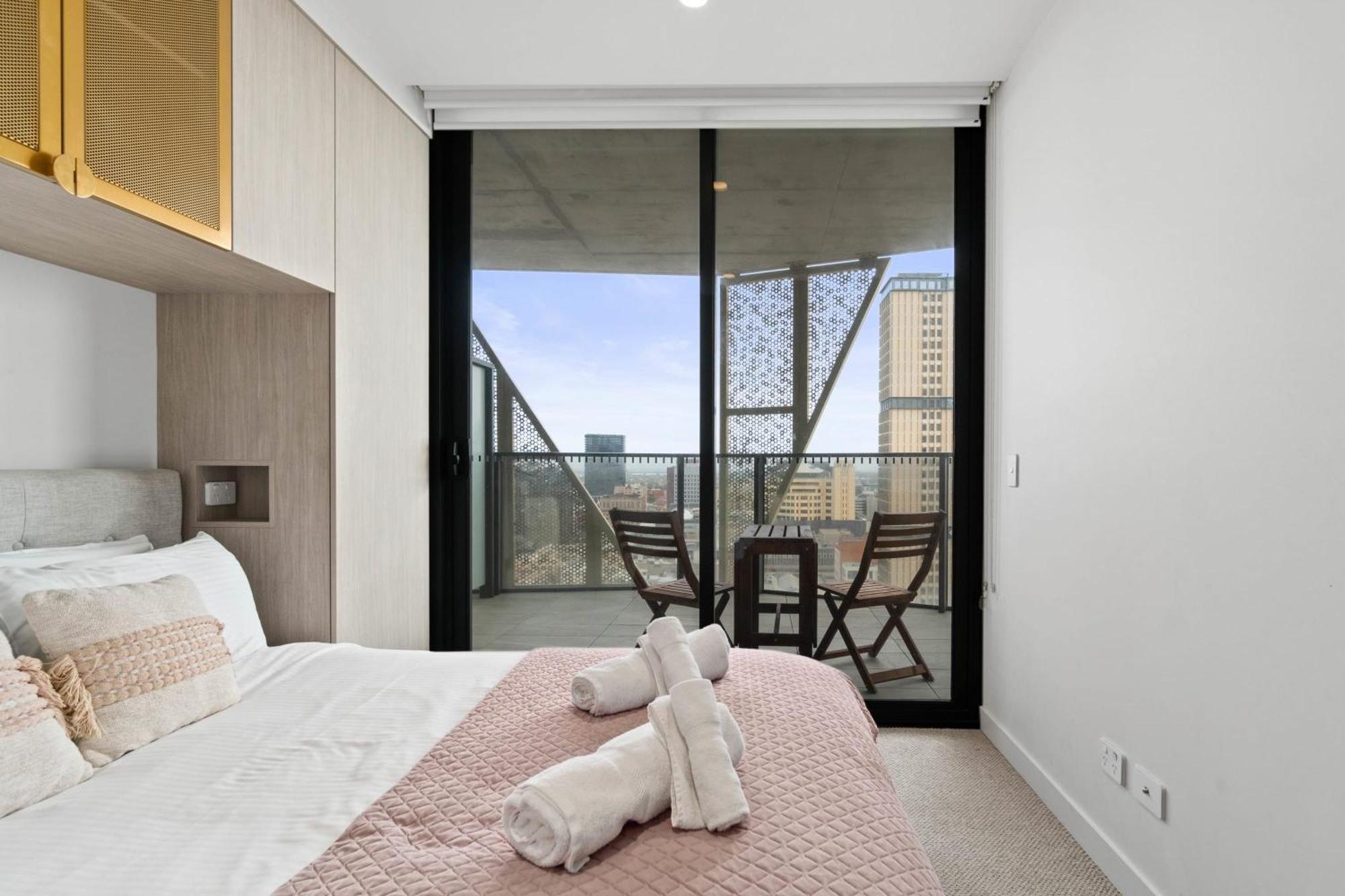 New Skyline View Luxury Homey Heart Of Adl Adelaide