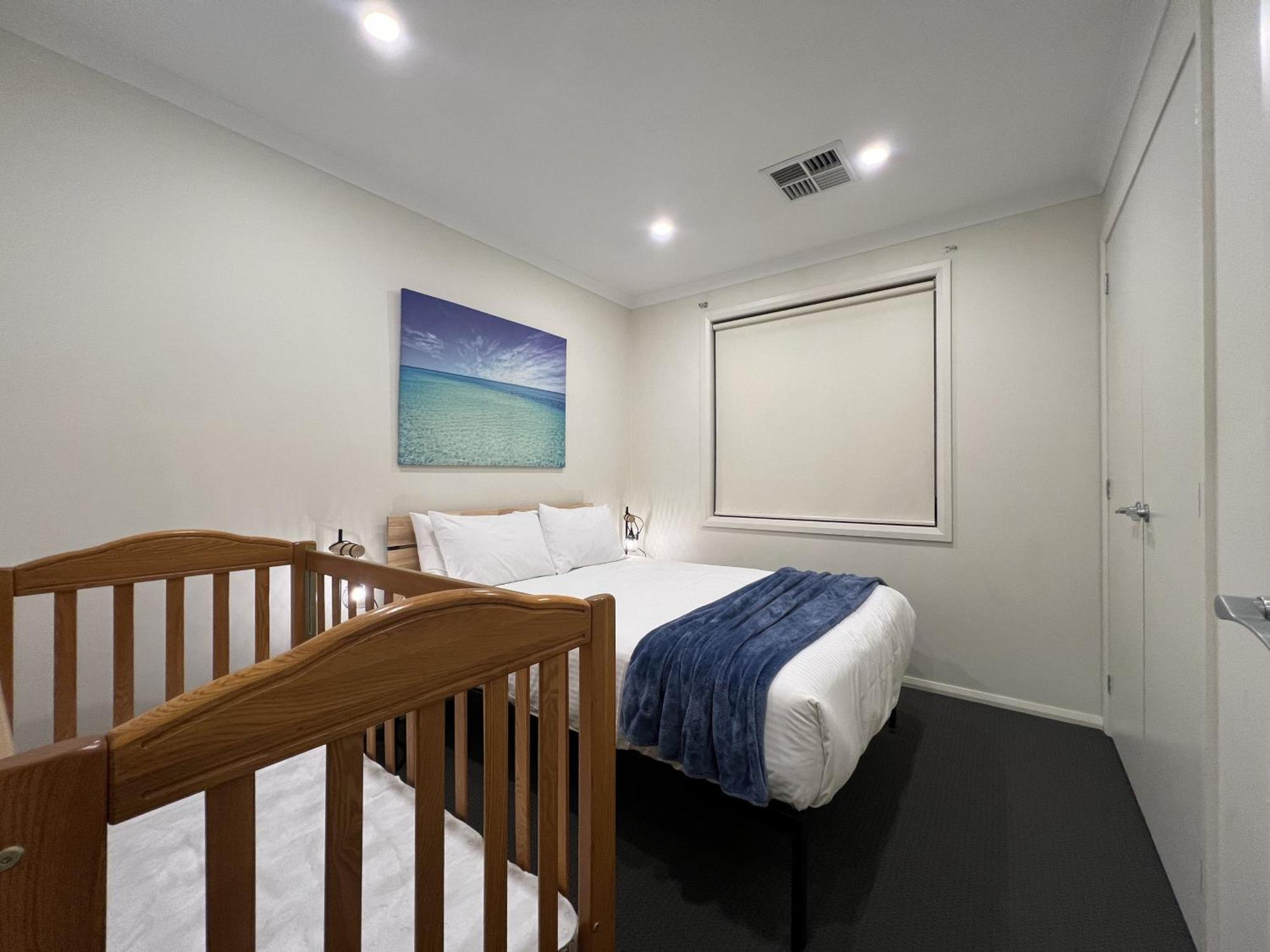 No Stairs, Big House, Garage Richmond 2 Holiday home