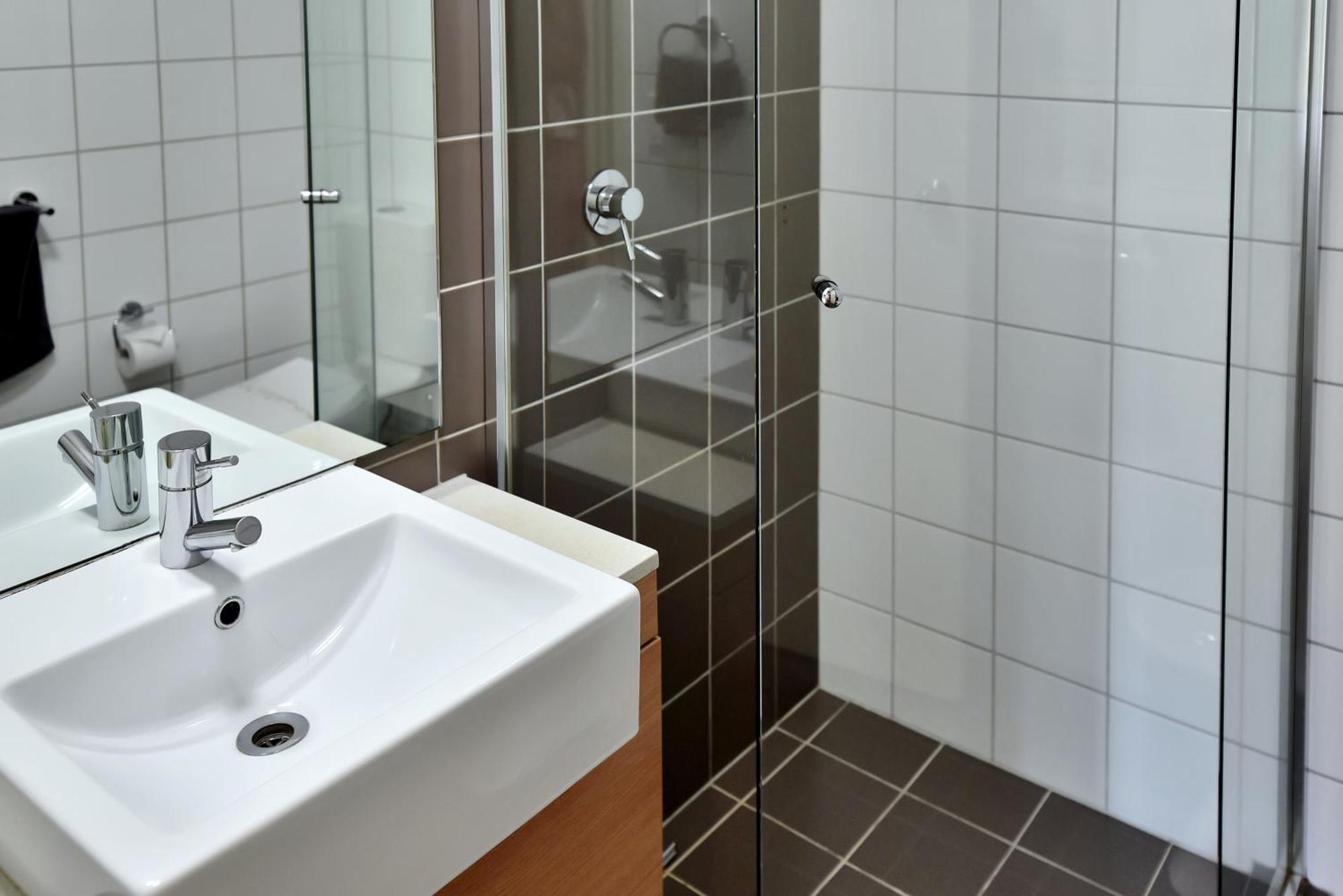 City Centre Apt - 3 Bed/parking/cbd/wifi * Adelaide