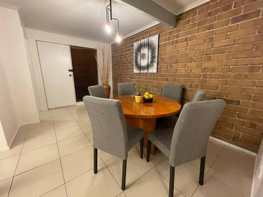 Aloha Apartment *