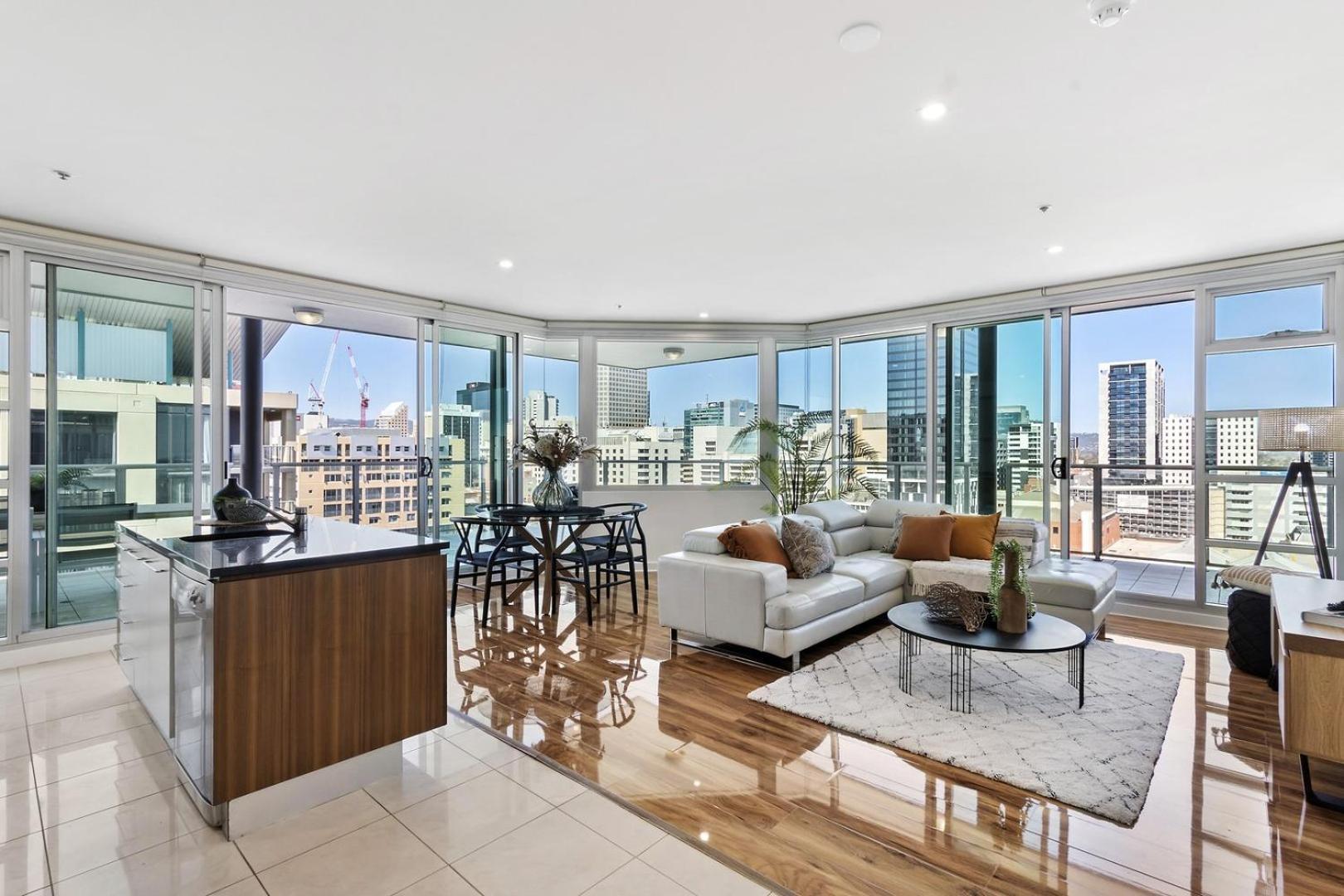 Swainson At Embassy Apartment *
