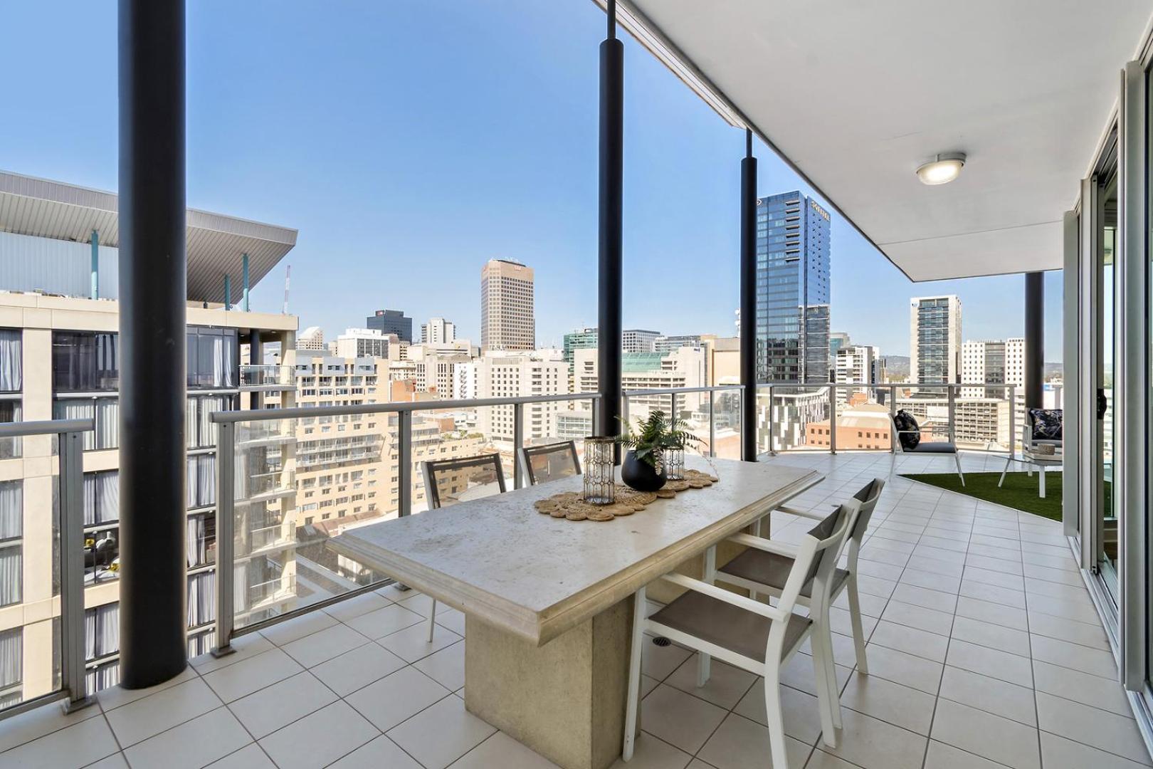 Swainson At Embassy Apartment *