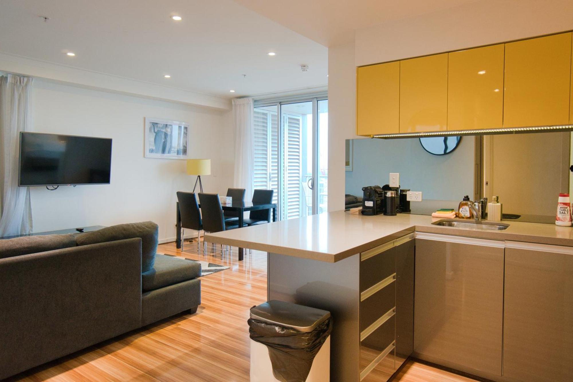 Luxury 2br Serviced 1206 At The Rowlands Apartment