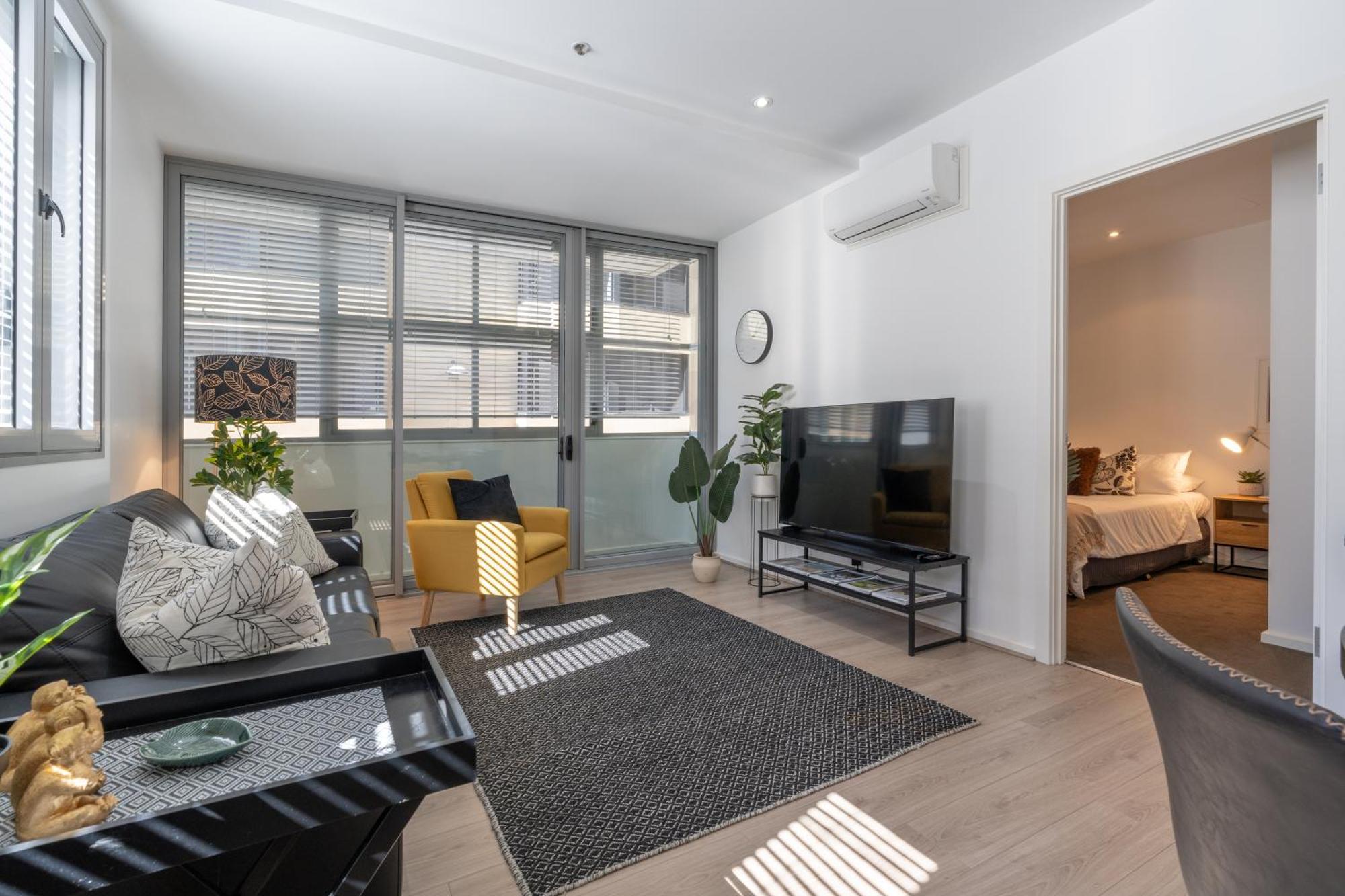 Artful Escape On York - 2x Carpark, Wifi, East End Adelaide