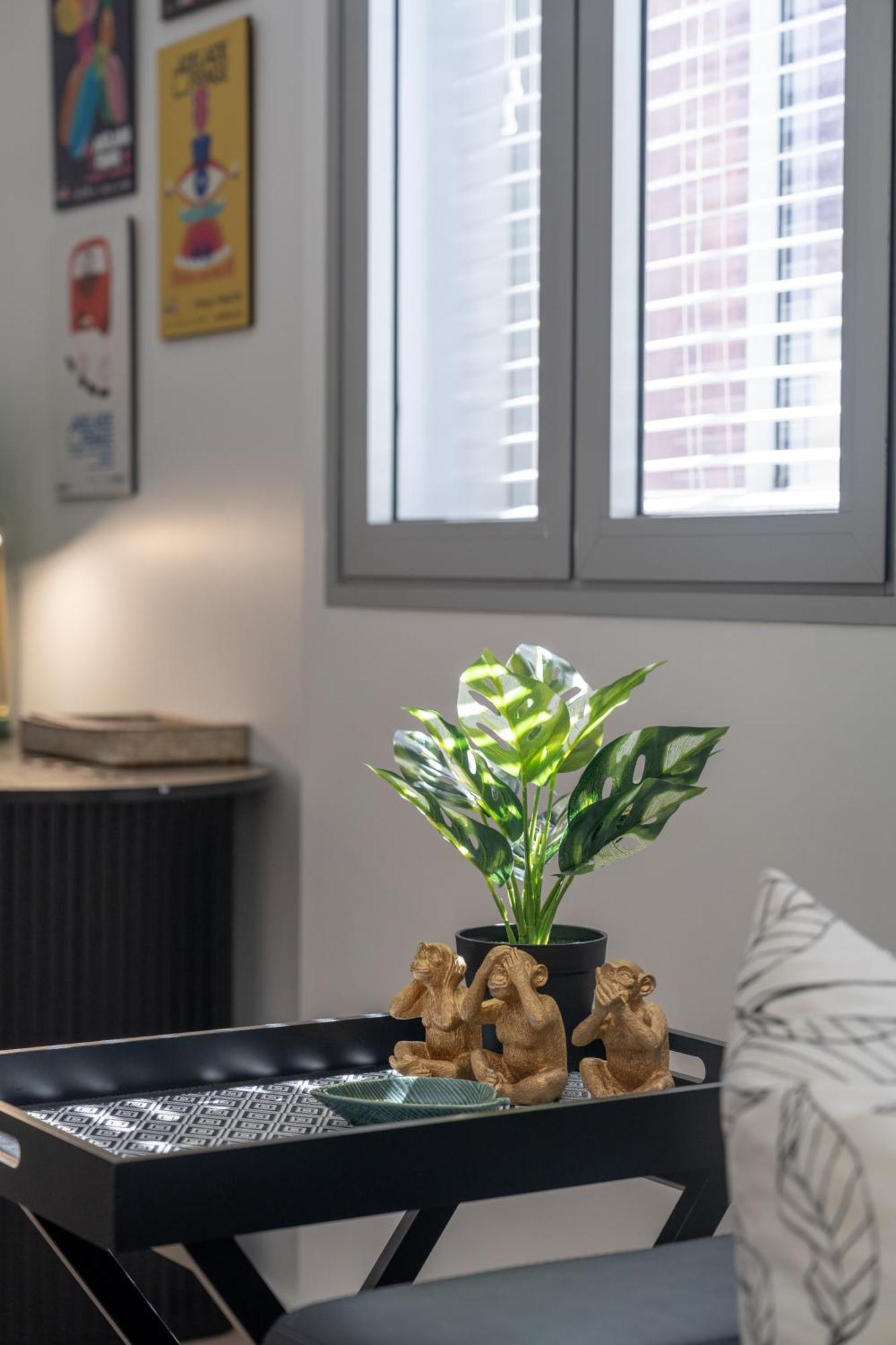 Artful Escape On York - 2x Carpark, Wifi, East End Adelaide