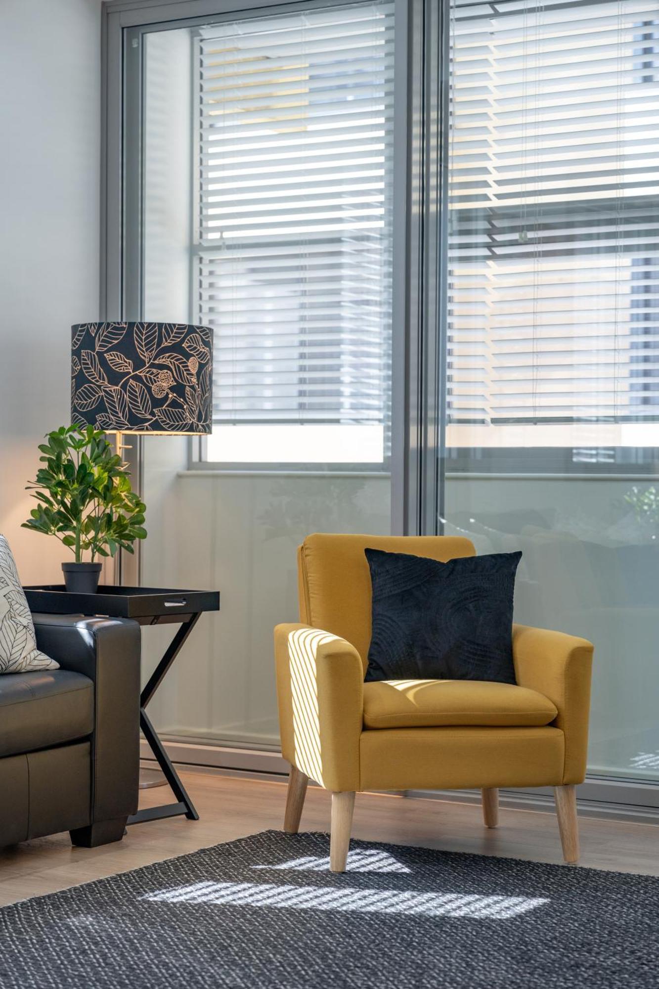 Artful Escape On York - 2x Carpark, Wifi, East End *