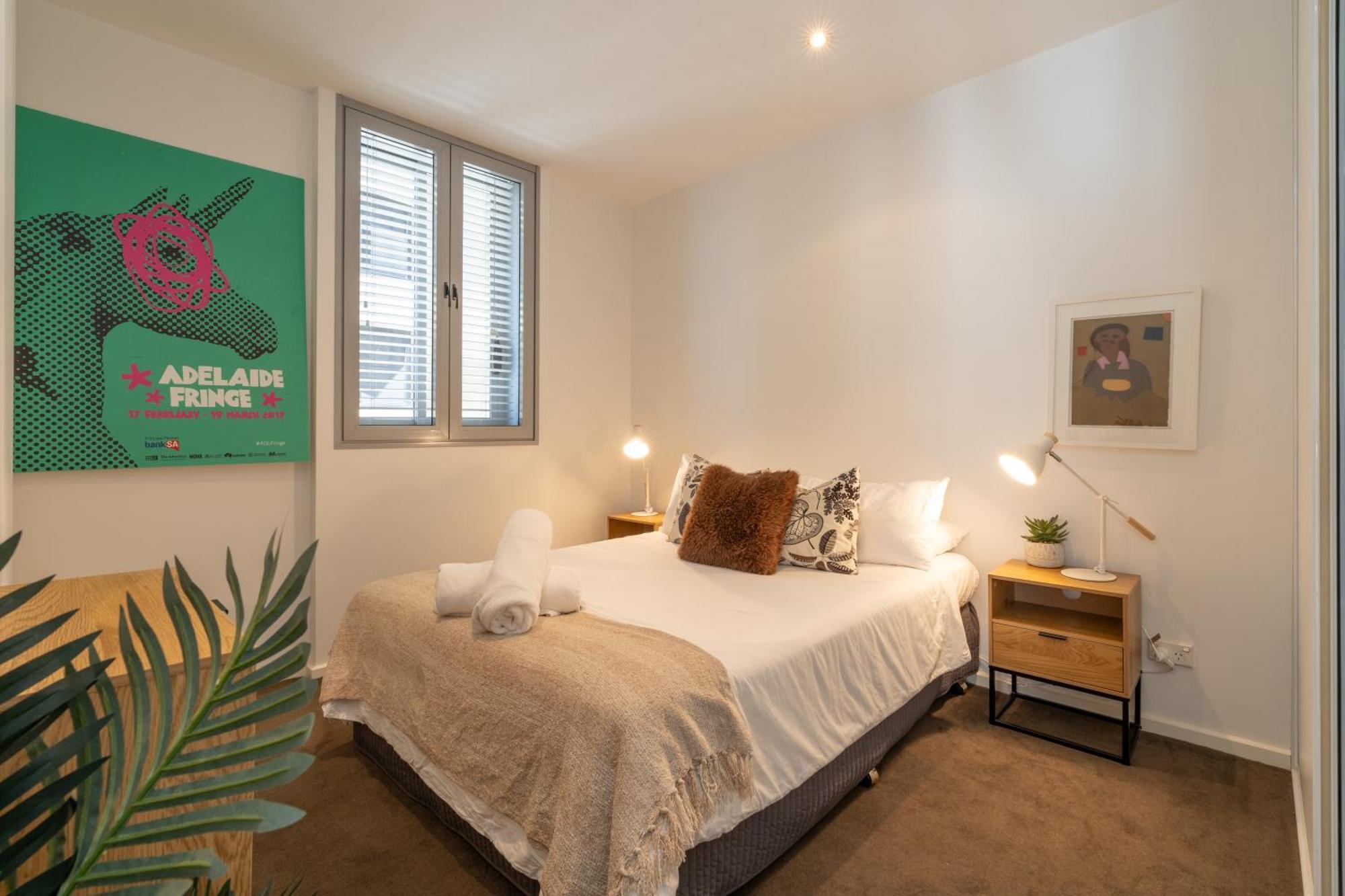 Artful Escape On York - 2x Carpark, Wifi, East End Adelaide