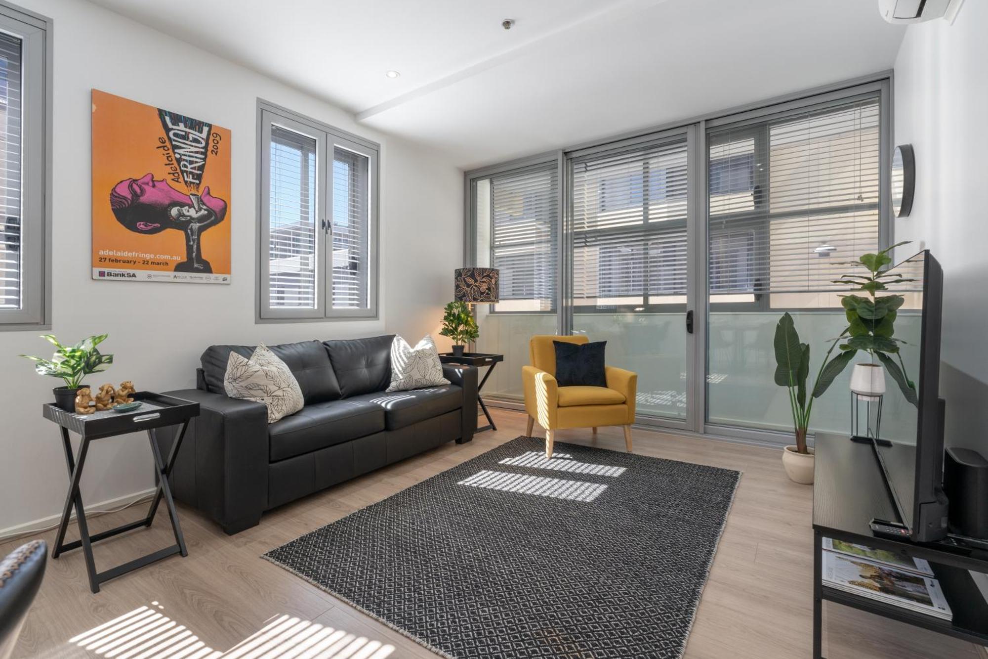 Artful Escape On York - 2x Carpark, Wifi, East End Adelaide