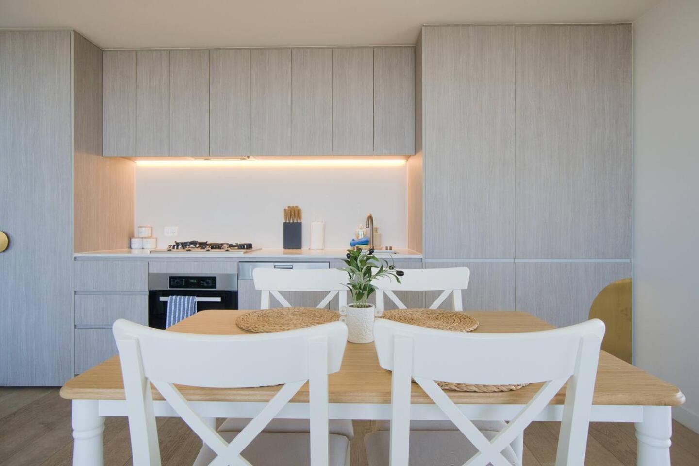 Apartment Serenity In The Sky - 2br In Rundle Mall