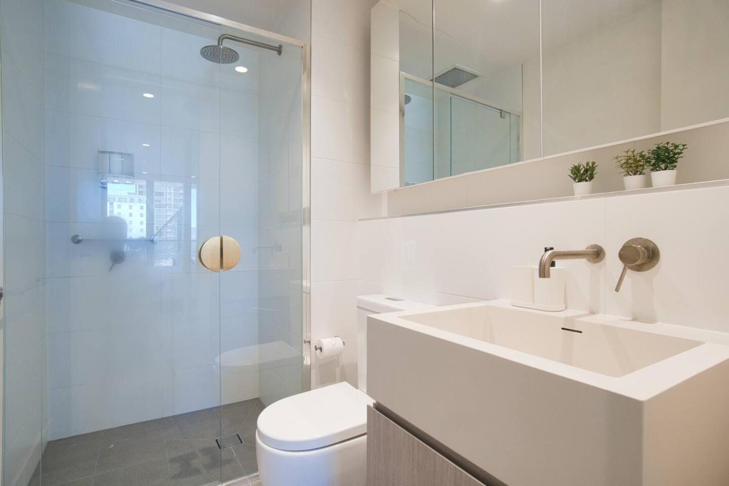 New And Modern 2br Gem In Rundle Mall Apartment *