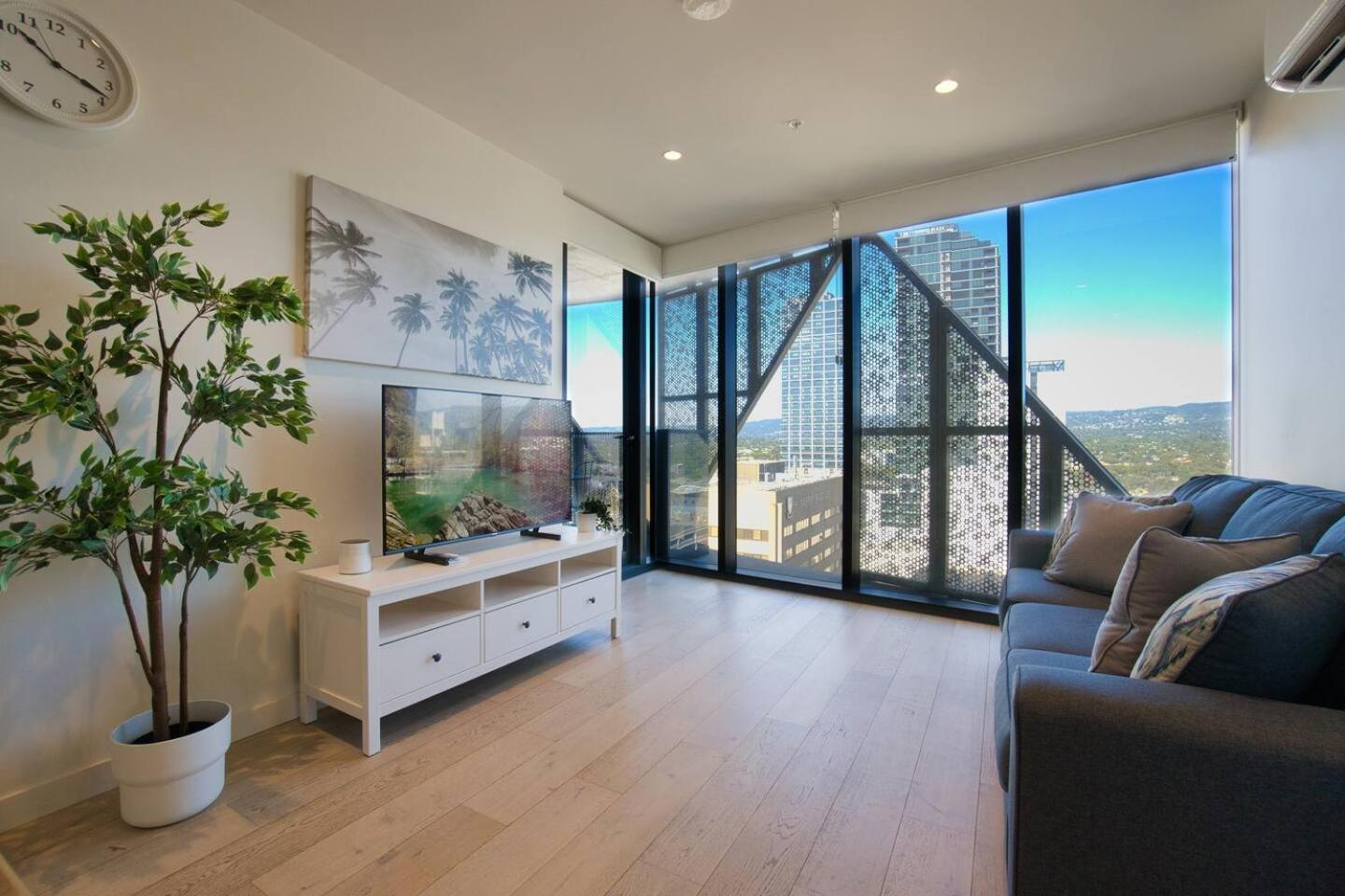New And Modern 2br Gem In Rundle Mall Apartment *