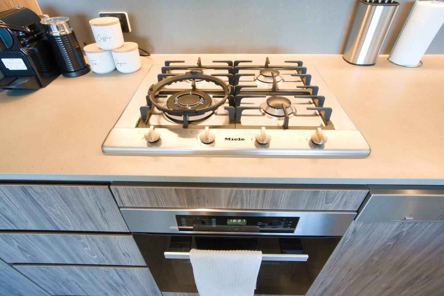 Urban Escape - 2br With Amazing Views Of Rundle Mall Apartment