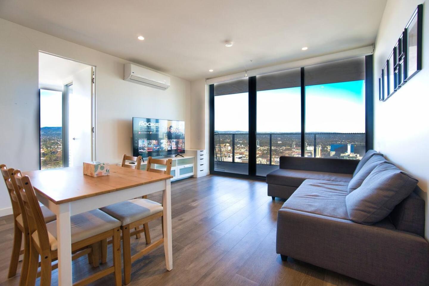 Apartment Urban Escape - 2br With Amazing Views Of Rundle Mall