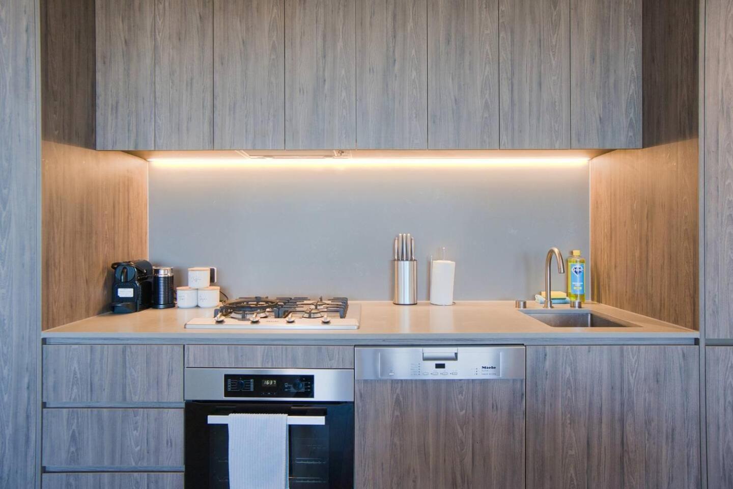Apartment Urban Escape - 2br With Amazing Views Of Rundle Mall Adelaide
