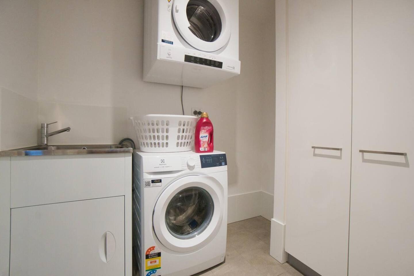 Charming Cbd Escape 1br With Pool And Gym * Adelaide