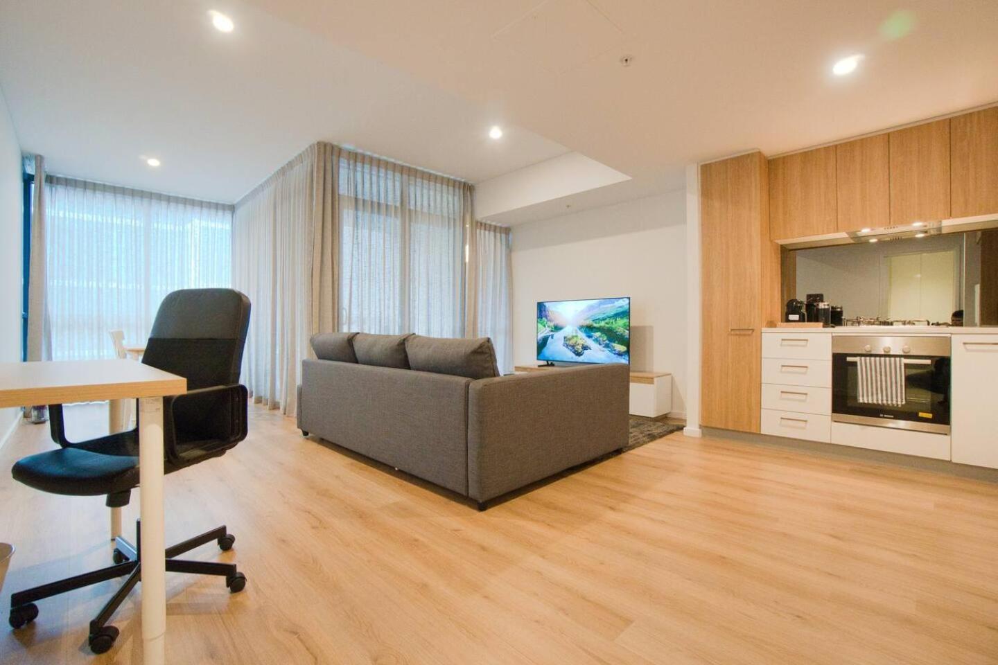 Charming Cbd Escape 1br With Pool And Gym Apartment *