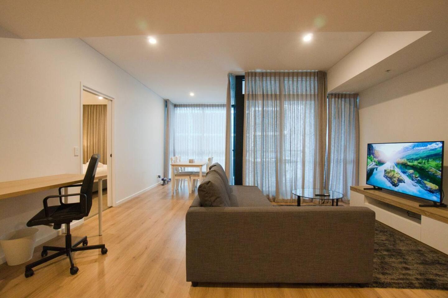 Apartment Charming Cbd Escape 1br With Pool And Gym Adelaide