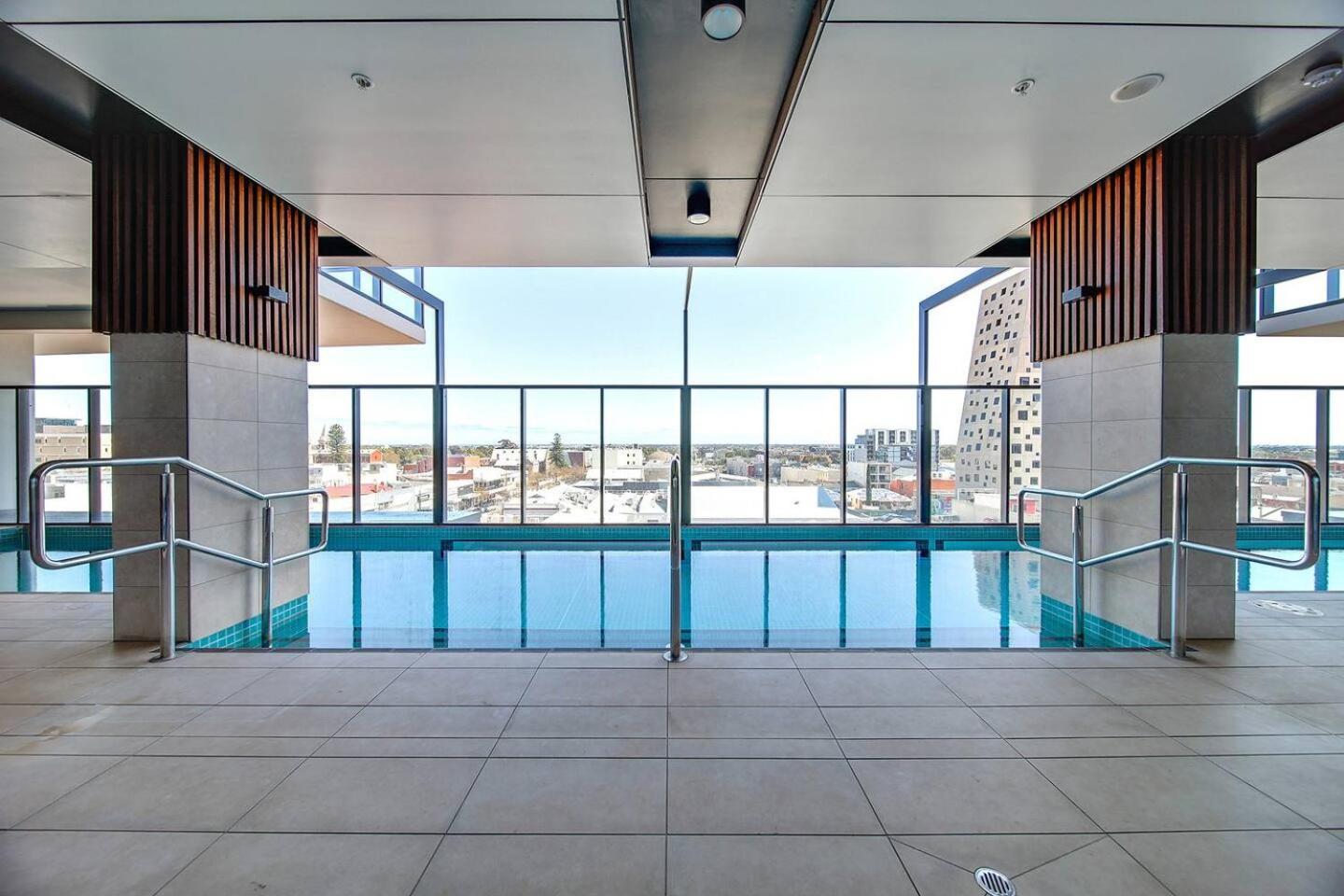 Charming Cbd Escape 1br With Pool And Gym * Adelaide
