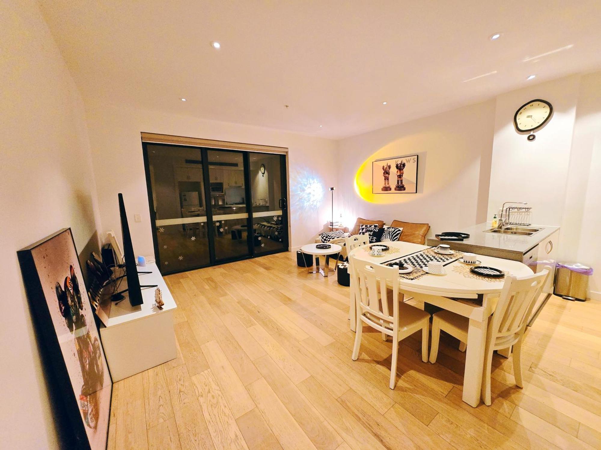 Apartment Eden - Black & White 伊甸园 - 非黑即白