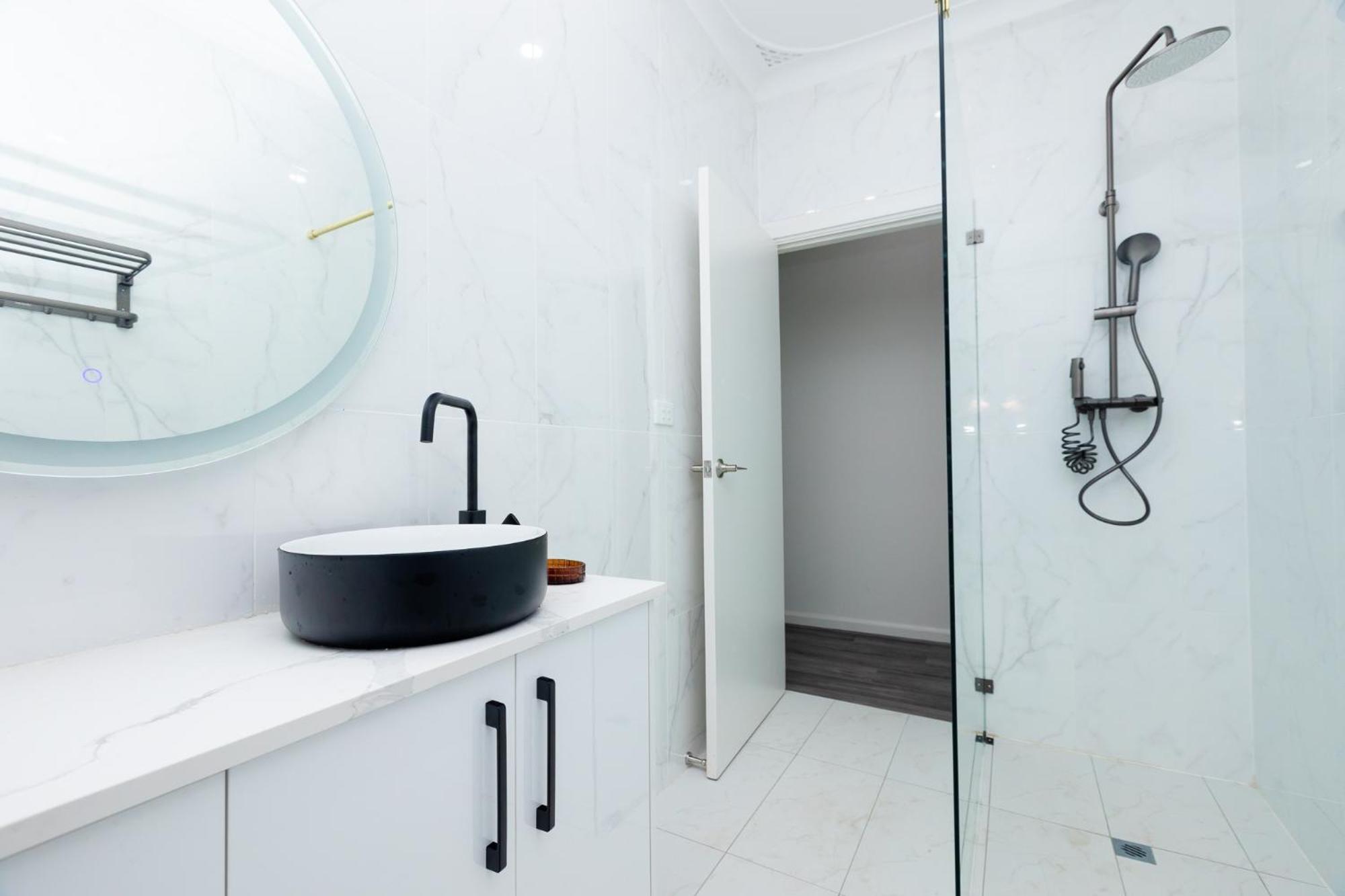 Casa de hóspedes Escape And Business-3bath Full Kitchen Fast Wifi 3tv-for Large Families And Group *