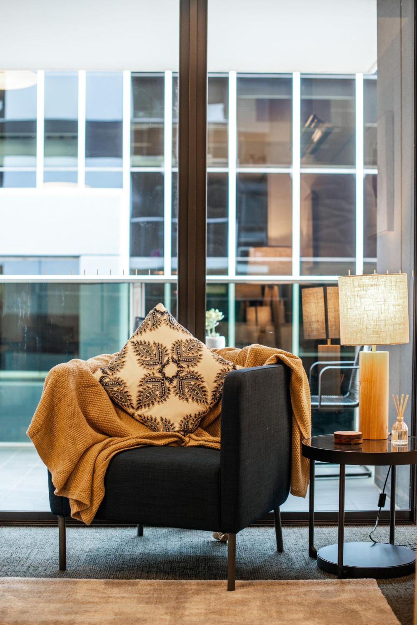 The Waymouth Executive I Workspace I Free Parking Apartment *