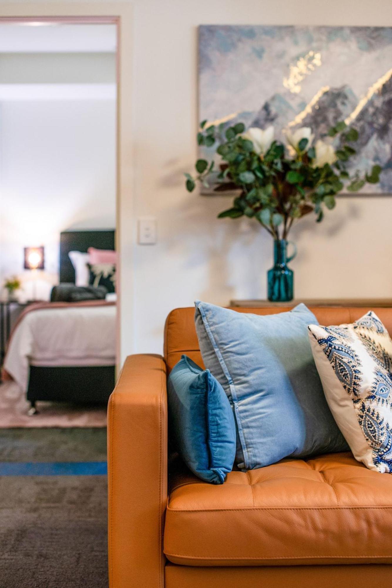 The Waymouth Executive I Workspace I Free Parking Apartment *